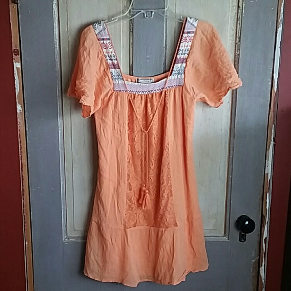 Flying Tomato Flowy Tunic Top